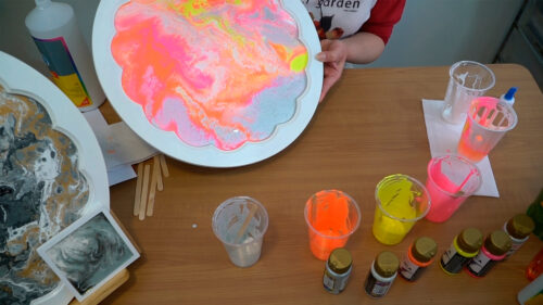 Pouring - Imagen 2